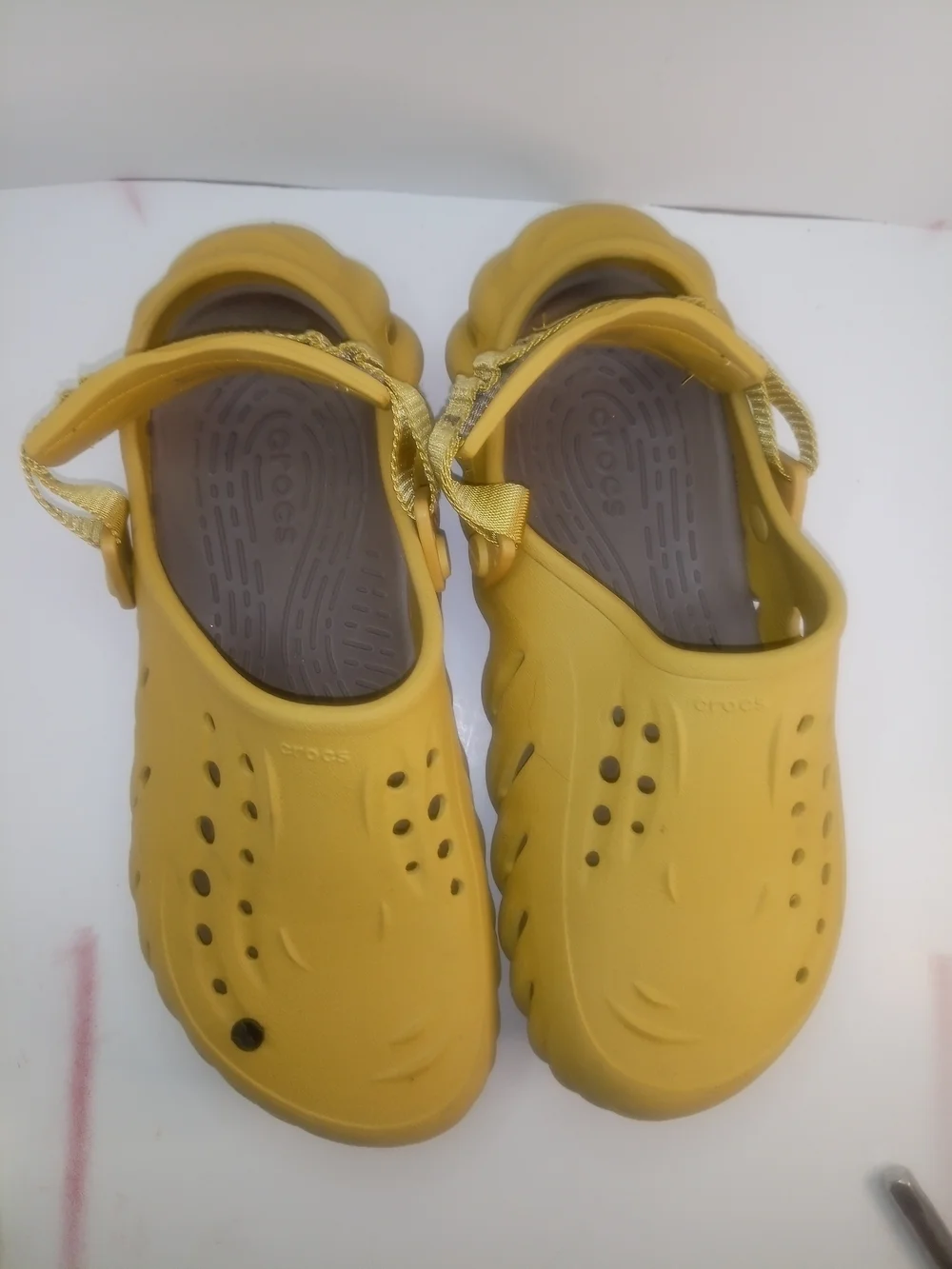 CROCS Echo Unisex Women(10) Men (8) Yellow Clogs